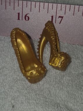 Mattel Monster High Clawdeen Scaris Metallic Gold High Heel Doll Shoes